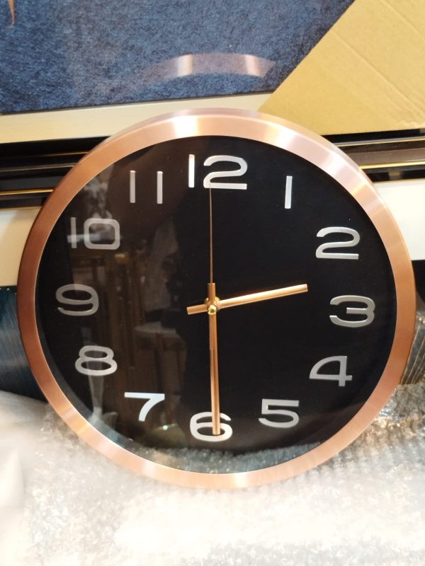 Round Wall Clock - Image 3