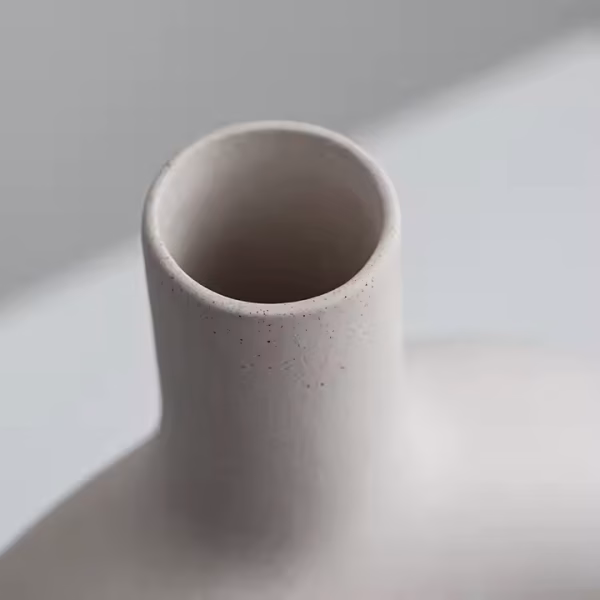Donut-Shaped Decorative Flower Vase – Textured Artistic Design - Image 7