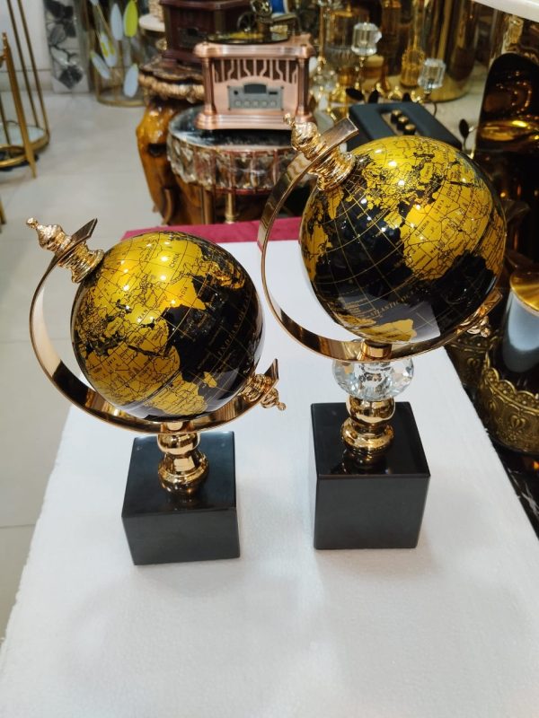 Table & desk showpiece - Image 2