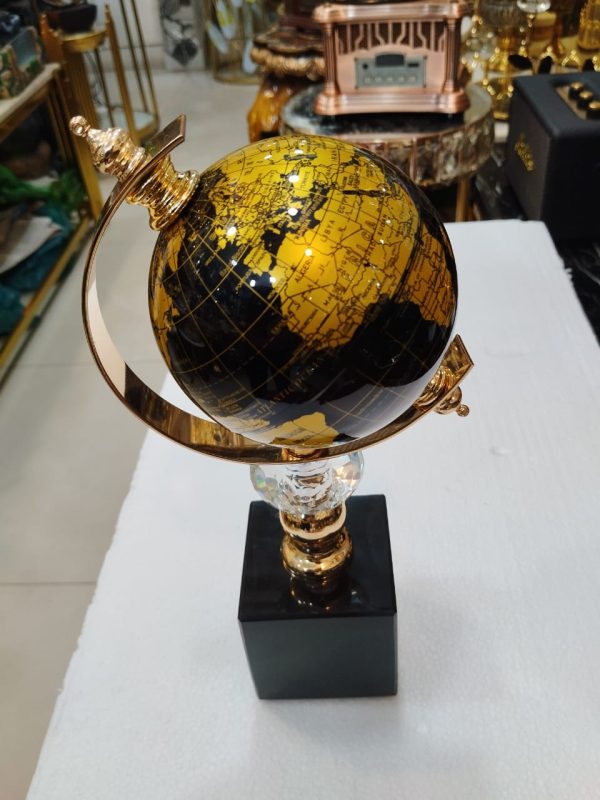 Table & desk showpiece