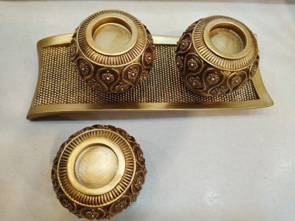 Luxury Candle Holder Set with Decorative Tray – Antique Gold Polyresin Design - Image 6